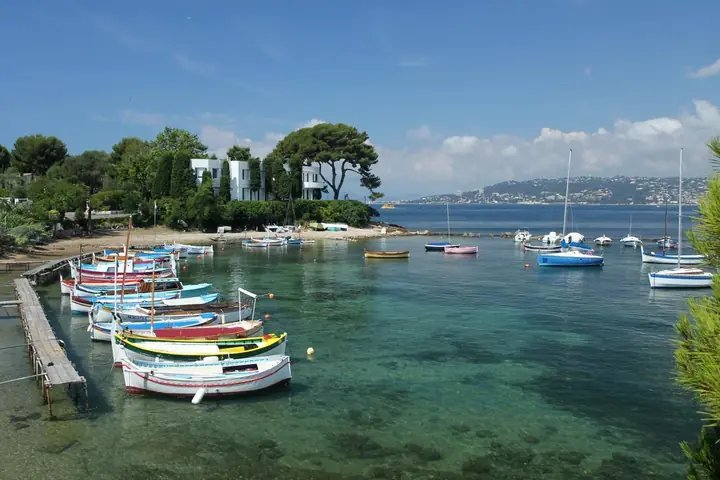 Billionaires' Bay